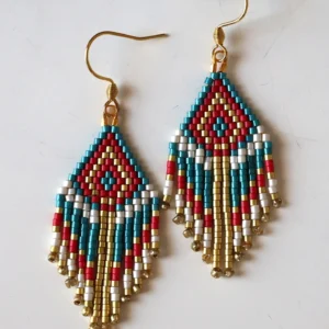 Boucles d'oreilles à franges tikal en perles miyuki tissées. Modèle bleu.
